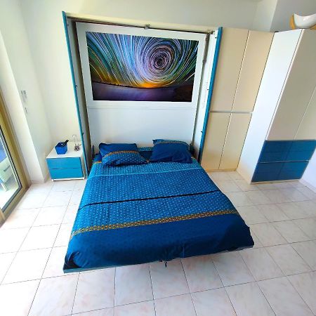Grand Studio Bord De Mer- Acces Direct Aux Plages Saint-Laurent-du-Var Εξωτερικό φωτογραφία