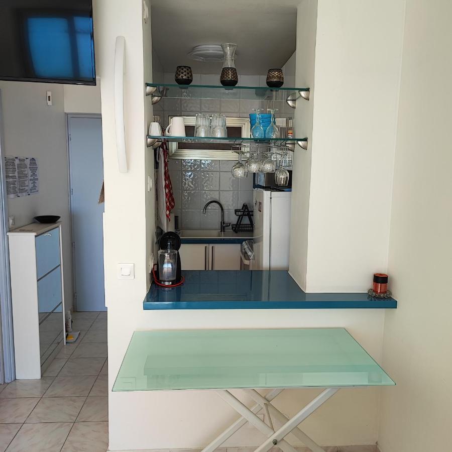 Grand Studio Bord De Mer- Acces Direct Aux Plages Saint-Laurent-du-Var Εξωτερικό φωτογραφία